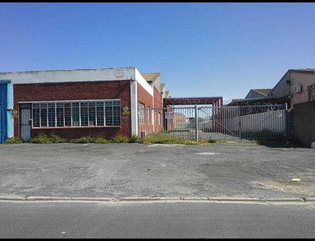 2,781M² FACTORY TO LET IN PAROW CENTRAL